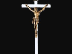 CRUZ EN ACERO INOXIDABLE CON CRISTO Ref. 2210 2210C